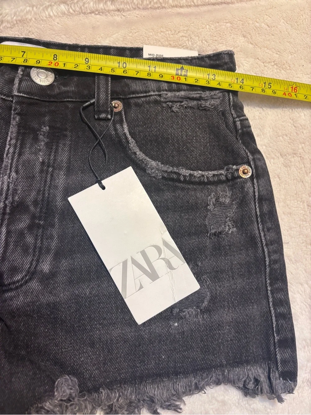 NWT Zara Denim Shorts Size 2 Black Mid-Rise Distressed Frayed Hems 100% Cotton
